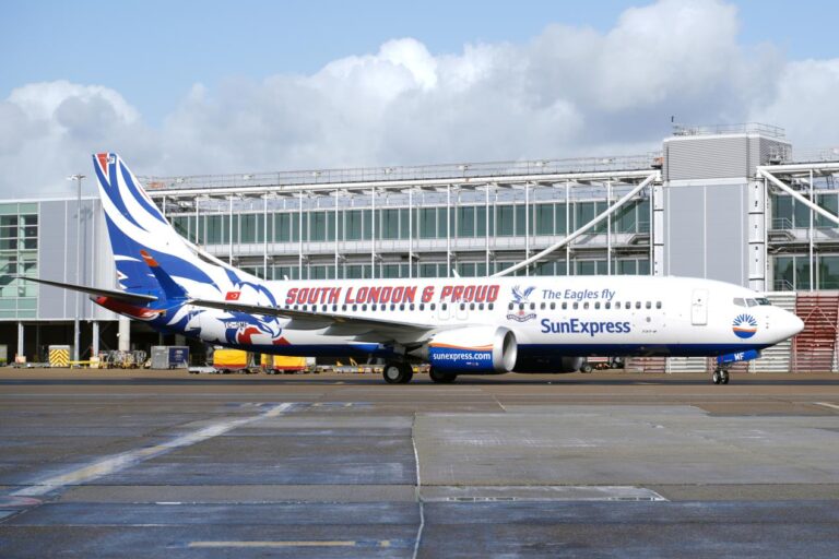SunExpress, Crystal Palace taraftarlarını Avrupa finali için Leipzig’e uçurdu