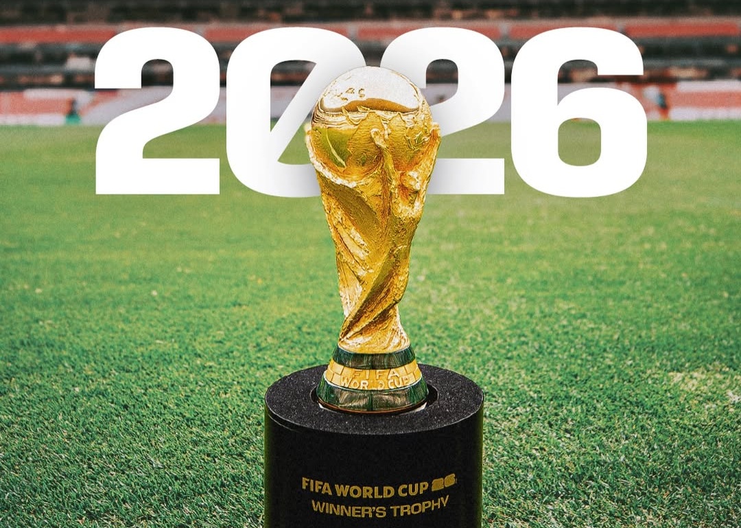 Logo of the Ligue 1+ platform alongside the 2026 FIFA World Cup emblem, representing the LFP's bid to become a major broadcaster for the upcoming tournament in North America.