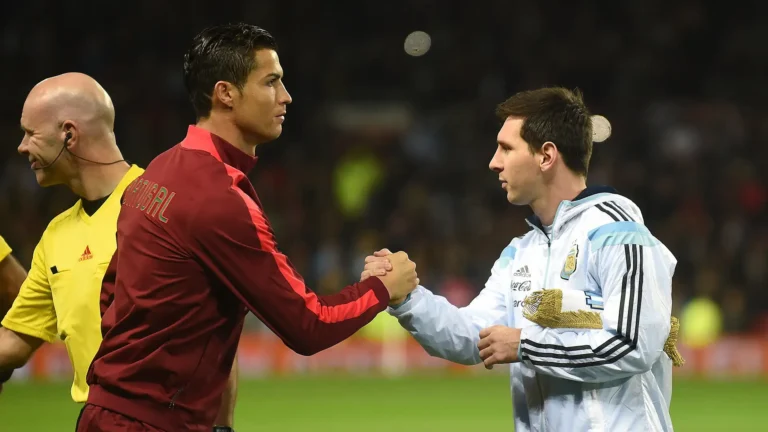 Comparison chart of Instagram followers and revenue per post for Ronaldo and Messi in 2026.
