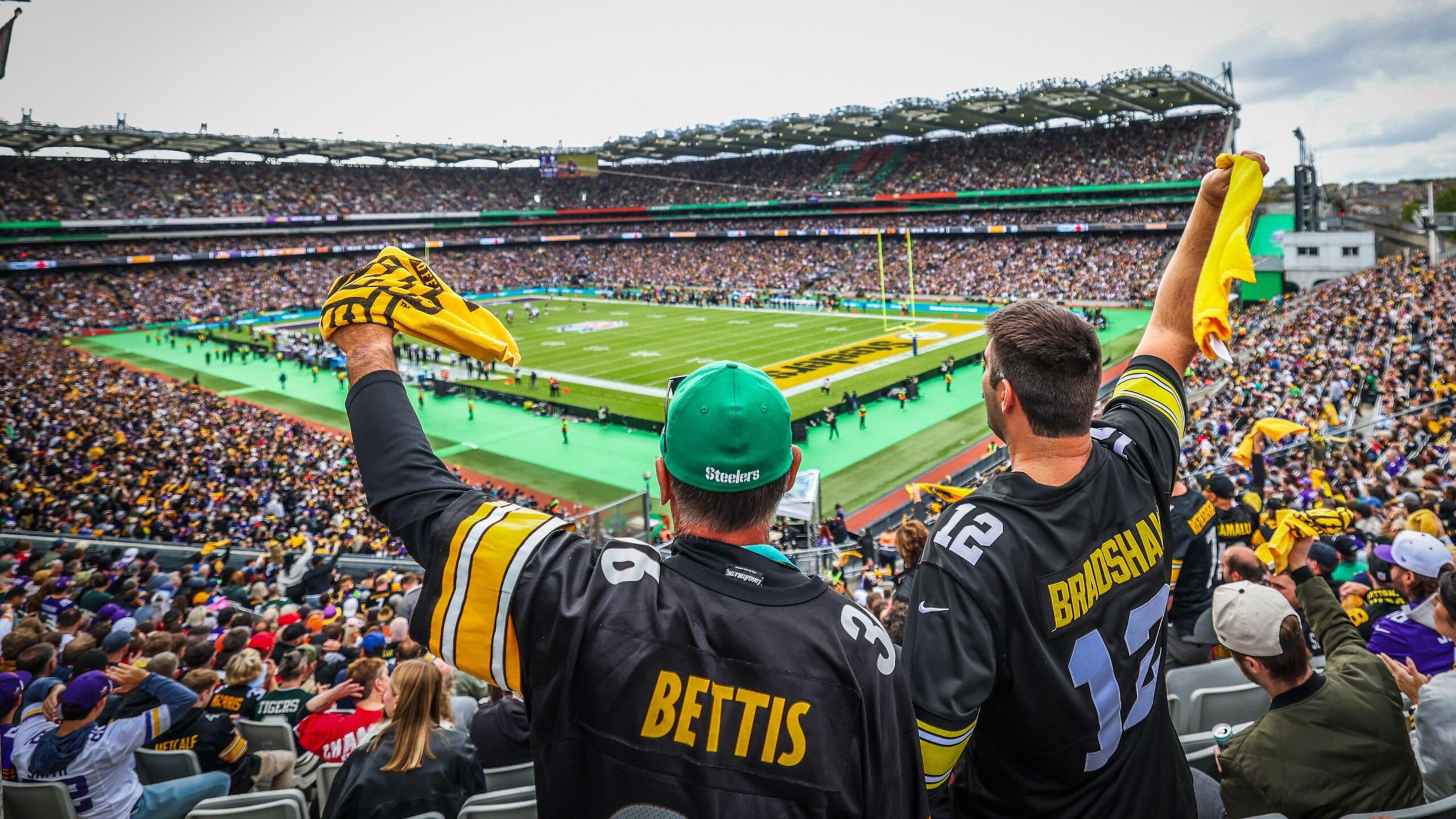 A packed Croke Park stadium in Dublin during the 2025 NFL match between the Pittsburgh Steelers and Minnesota Vikings.