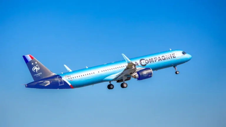 La Compagnie Airbus A321neo at Paris-Orly.