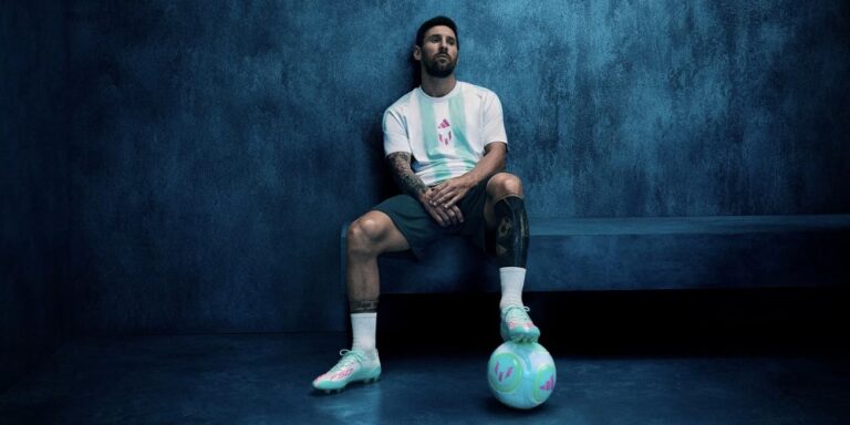 Lionel Messi wearing the pink and aquamarine F50 Aurora Radiante boots during an Inter Miami training session.