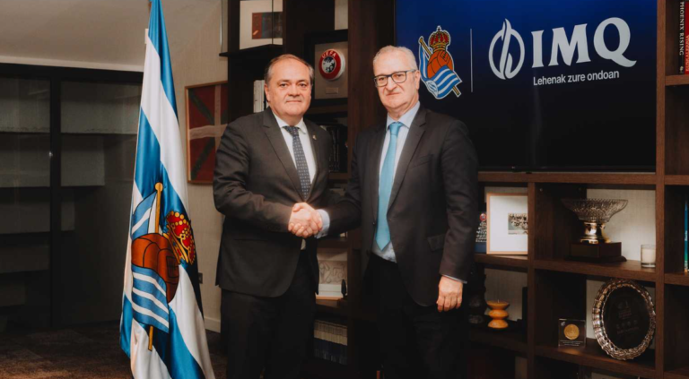 Real Sociedad President Jokin Aperribay and IMQ executives during the sponsorship renewal event.