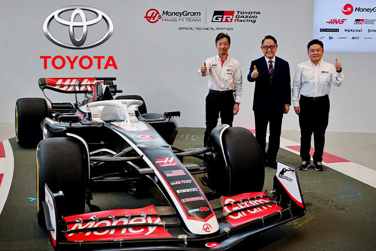 Ayao Komatsu, Oliver Bearman, and Esteban Ocon at the Singha-Haas F1 launch event in Bangkok.