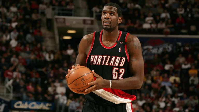 Greg Oden card sells for record $7,626 amid