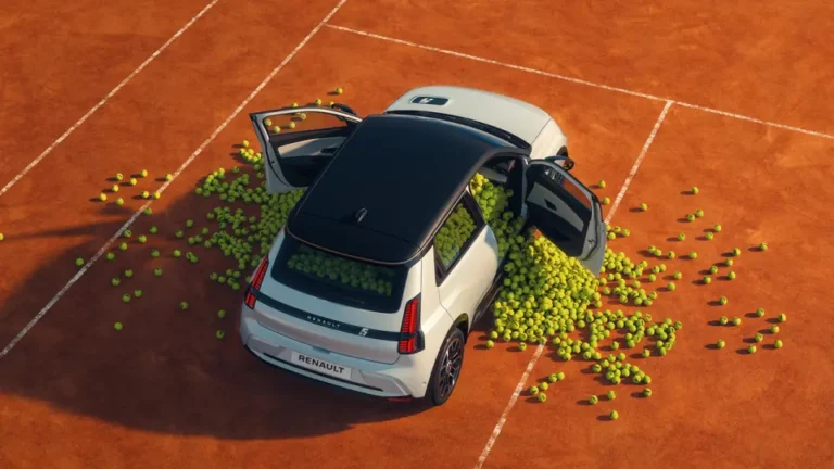 Renault pays tribute to Roland-Garros court sweepers