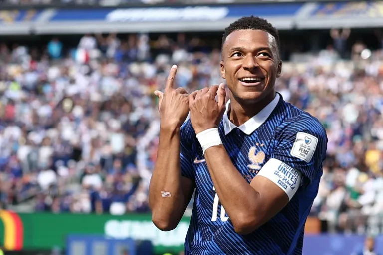 France edge Argentina to reclaim top spot in social media rankings